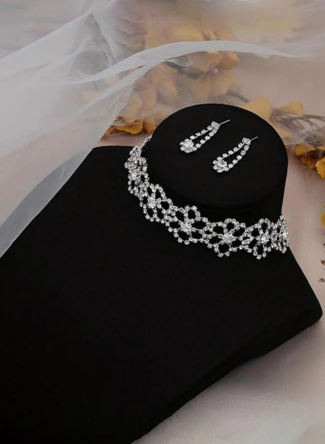 تايك تو طقم من عقد تشوكر كريستال وأقراط بتصميم زهور